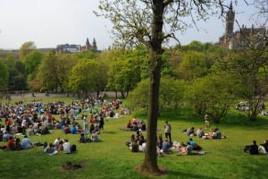 On the day of the Royal Wedding of Prince William to Kate Middleton a large crowd gathered in Kelvingrove Park Glasgow to celebrate the occasion. . Picture Robert Perry The Scotsman 29th April 2011 .