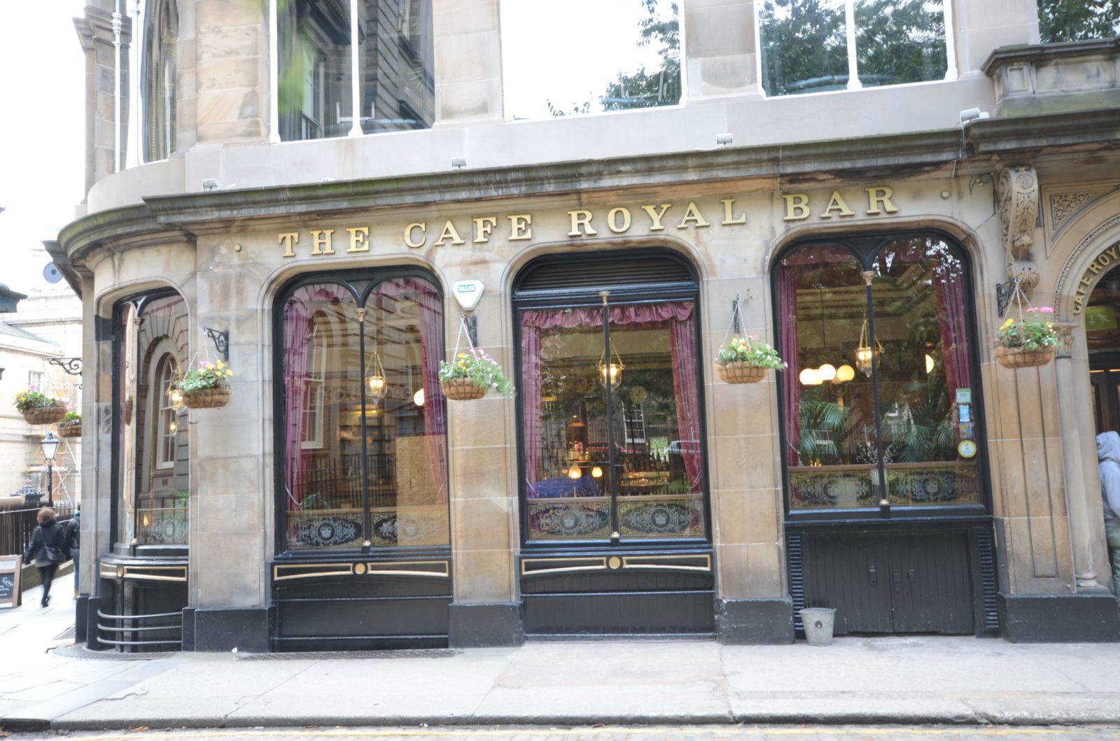 Famous Scottish pub crawls: Rose Street, Edinburgh - Scotsman Food and