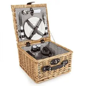 APicnic hamper