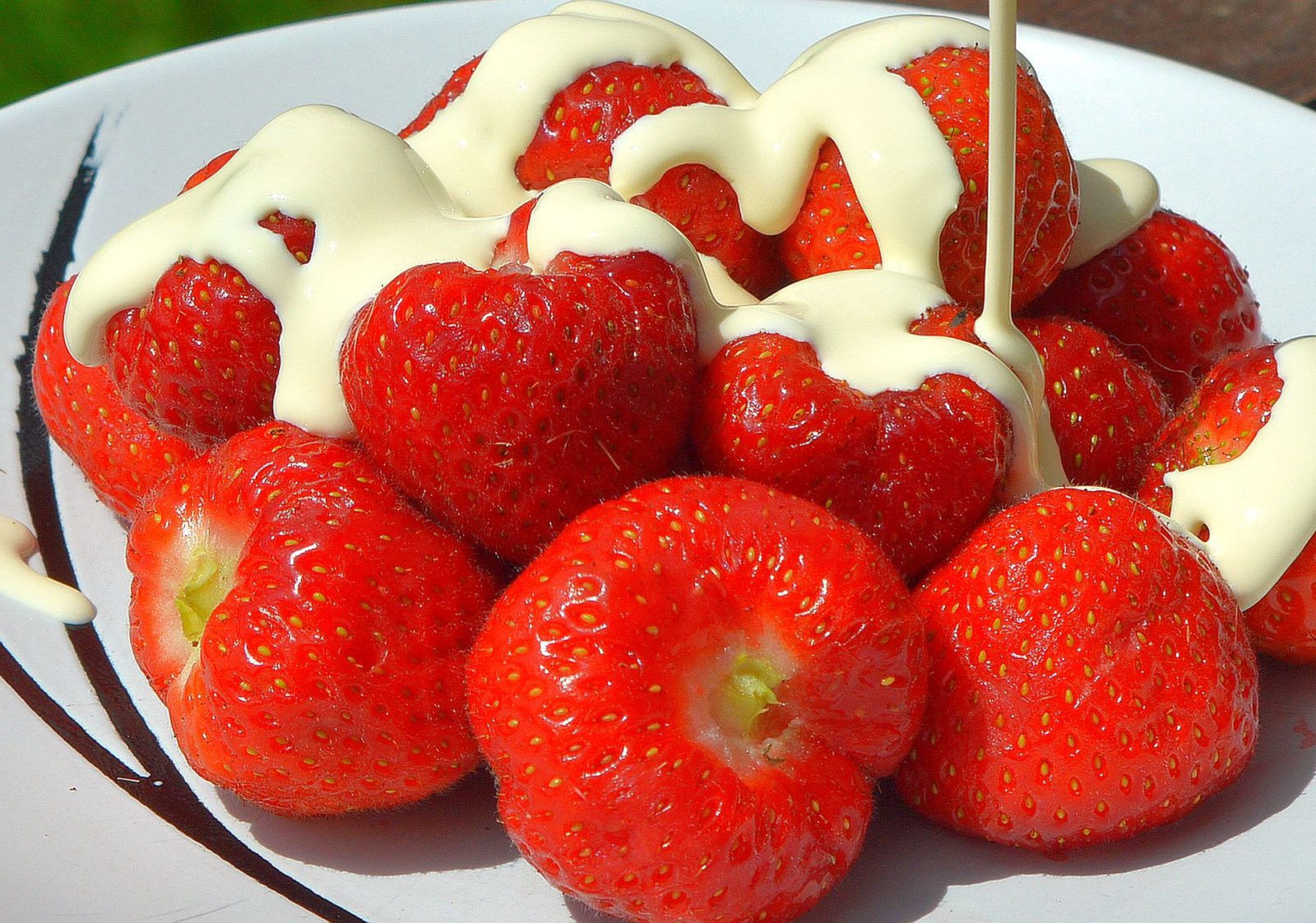 5-strawberry-themed-recipes-for-wimbledon-scotsman-food-and-drink