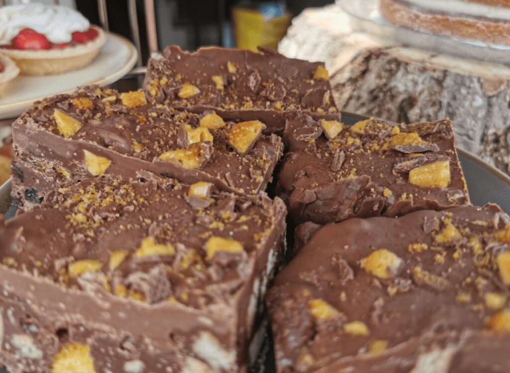 Honeycomb Crunchie traybake